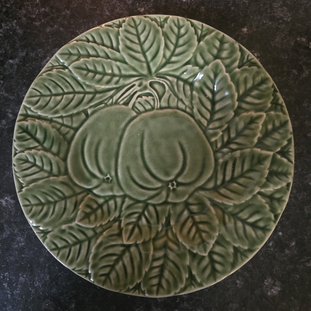 Bordallo Pinheiro Vintage Embossed Green Apple Salad Plate